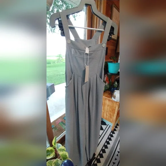 NWT Halara Xs Grey Jumpsuit - Picture 6 of 8